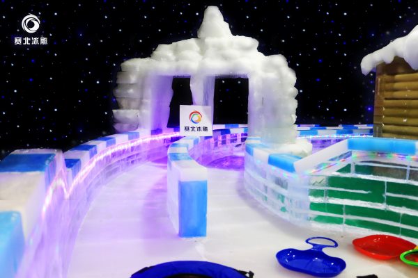 冰雕展制作.jpg 冰雕展制作.jpg