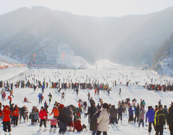 西嶺雪山滑雪場 西嶺雪山滑雪場