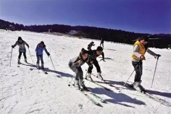 蓮花山滑雪場 蓮花山滑雪場