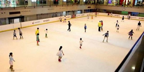 深圳的滑冰場(chǎng) 深圳的滑冰場(chǎng)
