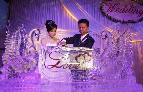 婚禮冰雕注酒冰雕 婚禮冰雕注酒冰雕